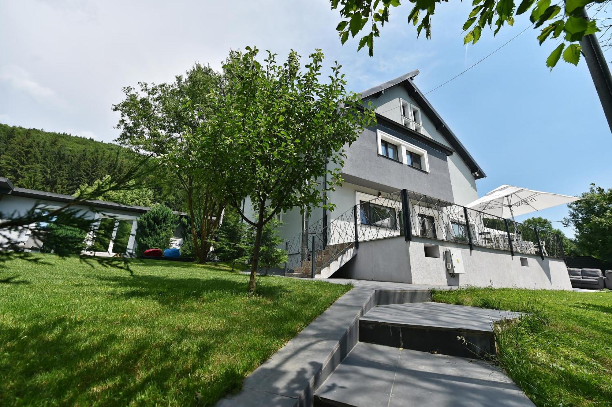 Mira By Atra Bed and Breakfast Teşila Eksteriør billede